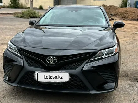 Toyota Camry 2020 года за 11 000 000 тг. в Караганда