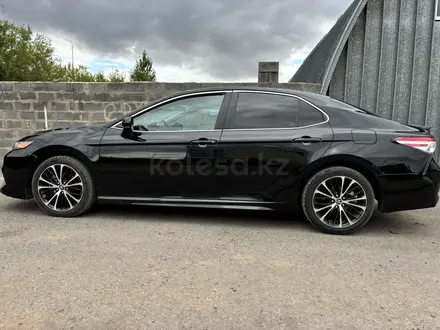 Toyota Camry 2020 года за 11 000 000 тг. в Караганда – фото 4
