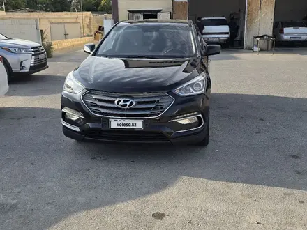 Hyundai Santa Fe 2017 года за 4 500 000 тг. в Актау