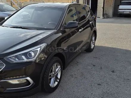Hyundai Santa Fe 2017 года за 4 500 000 тг. в Актау – фото 2