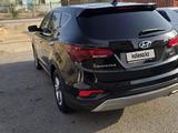 Hyundai Santa Fe 2017 годаүшін4 500 000 тг. в Актау – фото 3