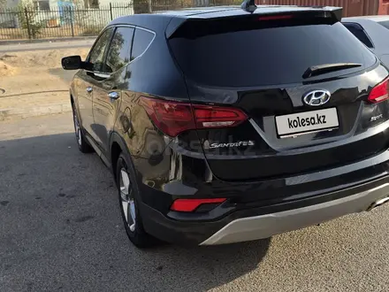 Hyundai Santa Fe 2017 года за 4 500 000 тг. в Актау – фото 3