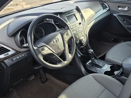 Hyundai Santa Fe 2017 года за 4 500 000 тг. в Актау – фото 4