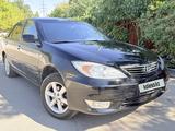 Toyota Camry 2004 годаүшін2 900 000 тг. в Алматы – фото 2