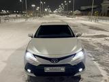 Toyota Camry 2021 года за 14 400 000 тг. в Астана