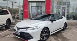 Toyota Camry 2021 года за 15 100 000 тг. в Астана