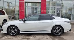 Toyota Camry 2021 года за 15 100 000 тг. в Астана – фото 3