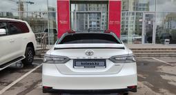 Toyota Camry 2021 года за 15 100 000 тг. в Астана – фото 4