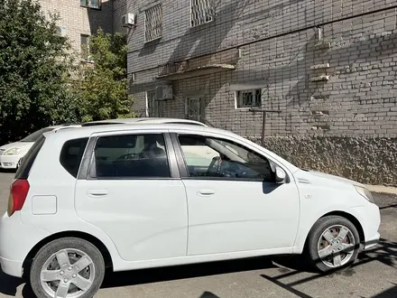 Chevrolet Aveo 2013 года за 2 800 000 тг. в Актобе – фото 5