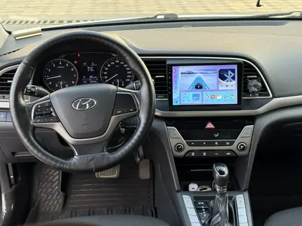 Hyundai Elantra 2018 года за 7 700 000 тг. в Шымкент – фото 11