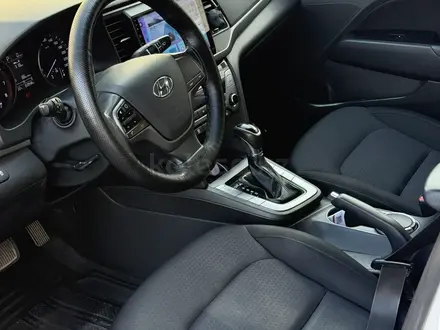 Hyundai Elantra 2018 года за 7 700 000 тг. в Шымкент – фото 12