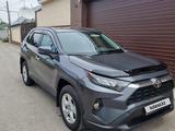 Toyota RAV4 2019 года за 14 900 000 тг. в Шымкент