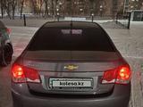 Chevrolet Cruze 2013 года за 3 800 000 тг. в Лисаковск – фото 2