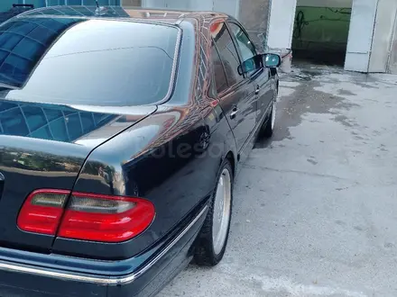 Mercedes-Benz E 320 2001 года за 5 900 000 тг. в Шымкент – фото 12