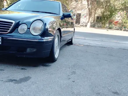 Mercedes-Benz E 320 2001 года за 5 900 000 тг. в Шымкент – фото 3