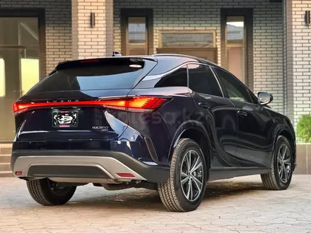 Lexus RX 350 2023 года за 31 000 000 тг. в Алматы – фото 12