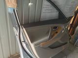 Дверь передняя левая Toyota Camry 40 за 2 349 тг. в Алматы – фото 2