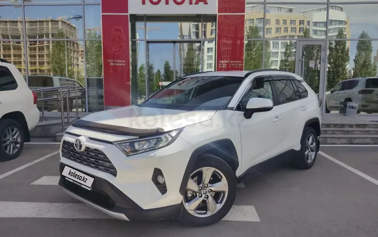 Toyota RAV4 2021 годаүшін14 000 000 тг. в Астана