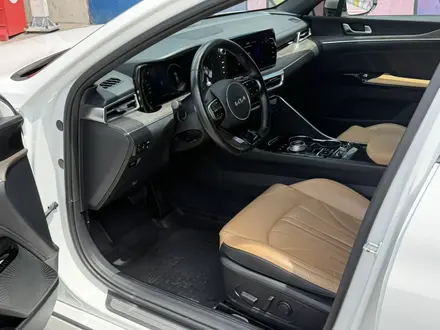 Kia K5 2021 года за 12 800 000 тг. в Алматы – фото 11