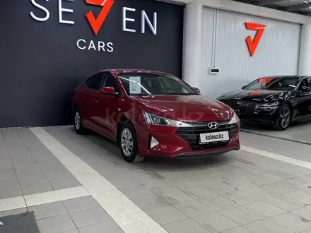 Hyundai Elantra 2019 года за 8 100 000 тг. в Астана – фото 2