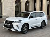 Lexus LX 570 2018 года за 45 000 000 тг. в Шымкент