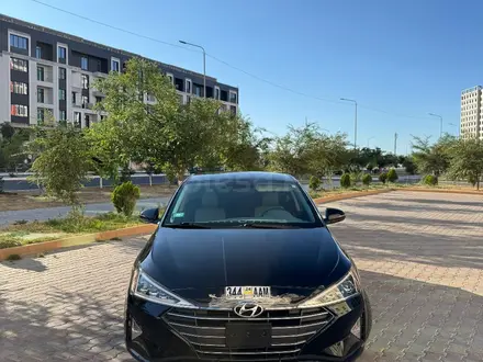 Hyundai Elantra 2019 года за 5 800 000 тг. в Актау – фото 2