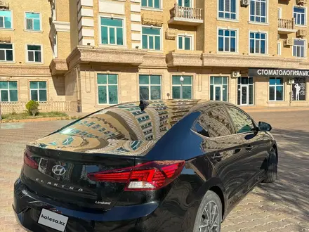 Hyundai Elantra 2019 года за 5 800 000 тг. в Актау – фото 3