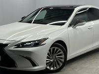 Lexus ES 350 2022 года за 31 000 000 тг. в Алматы