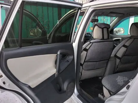 Toyota RAV4 2010 года за 7 500 000 тг. в Актобе – фото 10