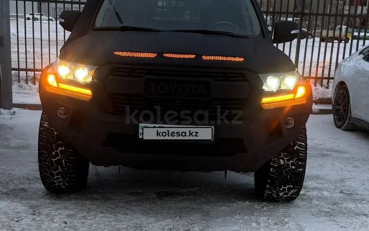 Toyota Land Cruiser 2011 года за 35 000 000 тг. в Астана