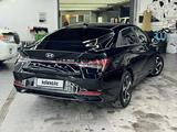 Hyundai Elantra 2023 года за 11 800 000 тг. в Алматы – фото 3