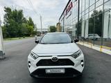 Toyota RAV4 2021 года за 16 000 000 тг. в Актобе – фото 2