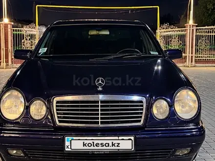 Mercedes-Benz E 280 1997 года за 3 800 000 тг. в Алматы