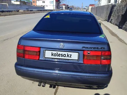 Volkswagen Passat 1995 года за 1 500 000 тг. в Актау – фото 7