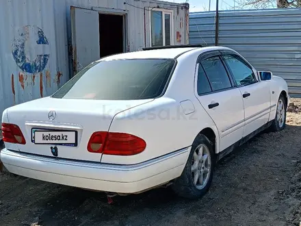 Mercedes-Benz E 200 1995 года за 2 300 000 тг. в Караганда – фото 4