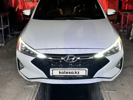 Hyundai Elantra 2019 года за 9 700 000 тг. в Алматы