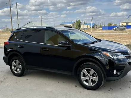 Toyota RAV4 2015 года за 10 300 000 тг. в Актобе – фото 5