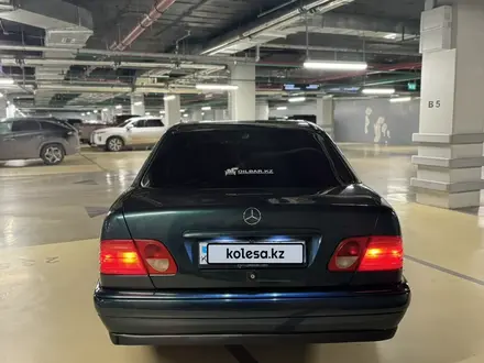 Mercedes-Benz E 200 1995 года за 2 350 000 тг. в Астана – фото 3