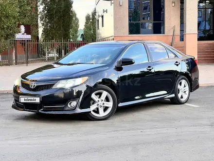 Toyota Camry 2014 года за 6 000 000 тг. в Актобе – фото 12