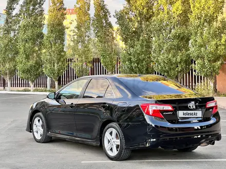 Toyota Camry 2014 года за 6 000 000 тг. в Актобе – фото 15