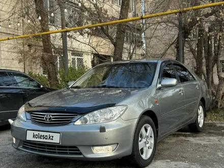 Toyota Camry 2005 года за 7 950 000 тг. в Шымкент – фото 2