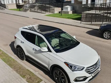 Hyundai Santa Fe 2017 года за 10 900 000 тг. в Астана