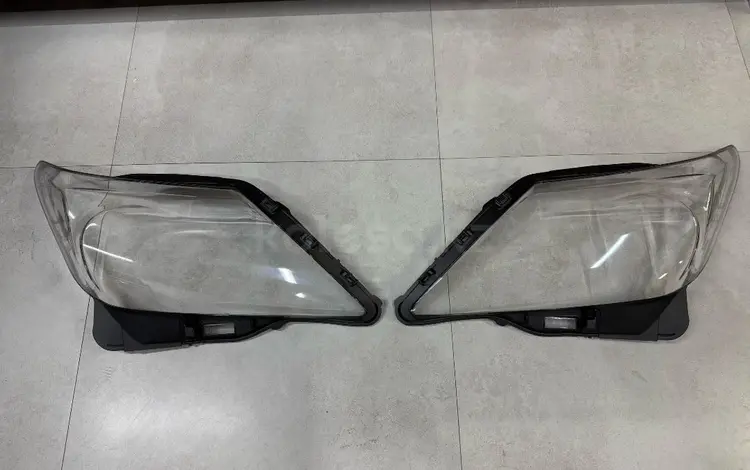 Стекло фары Lexus LX 570 за 25 000 тг. в Актобе