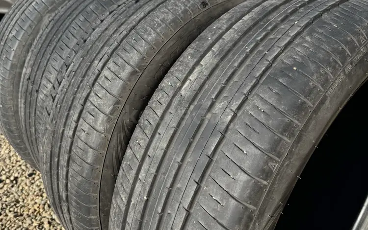 Шины DUNLOP 235/50/21 за 435 000 тг. в Актобе