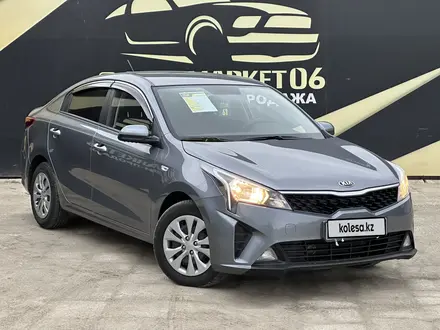 Kia Rio 2020 года за 8 500 000 тг. в Атырау – фото 3