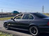 BMW 523 1997 года за 2 250 000 тг. в Шымкент – фото 3