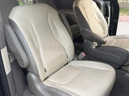 Kia Carnival 2022 года за 18 000 000 тг. в Алматы – фото 10