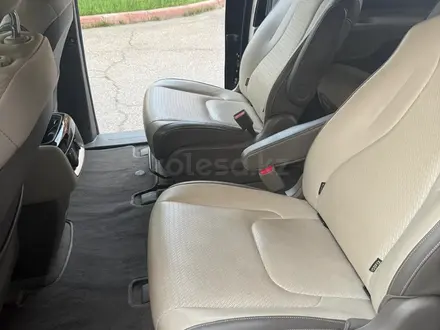 Kia Carnival 2022 года за 18 000 000 тг. в Алматы – фото 11