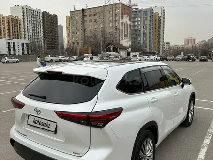 Toyota Highlander 2022 года за 31 000 000 тг. в Алматы – фото 10