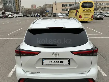 Toyota Highlander 2022 года за 31 000 000 тг. в Алматы – фото 17